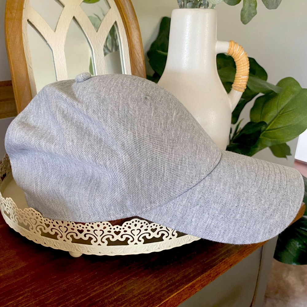 Zyia gray hat